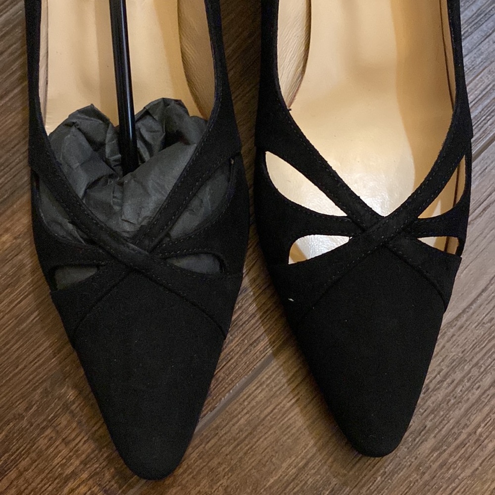 New Italian made classy black suede heels - Picture 4 of 6